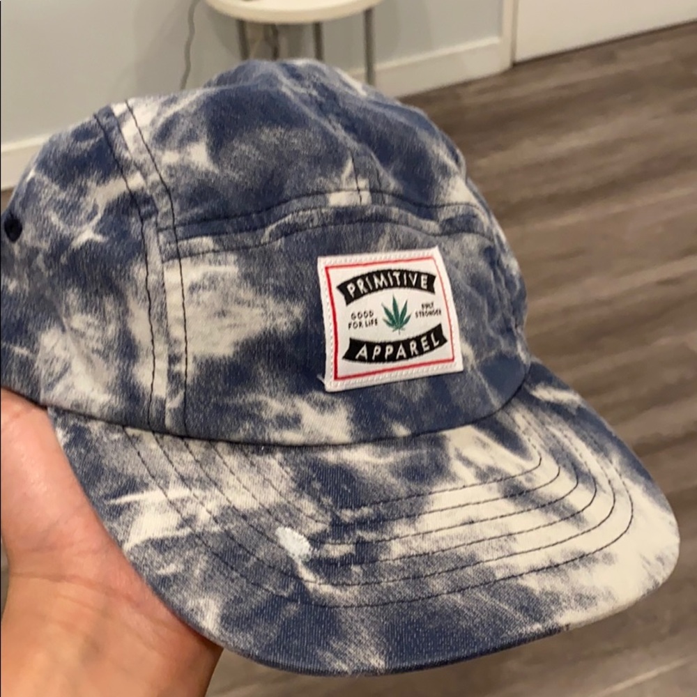 i’m selling a hat